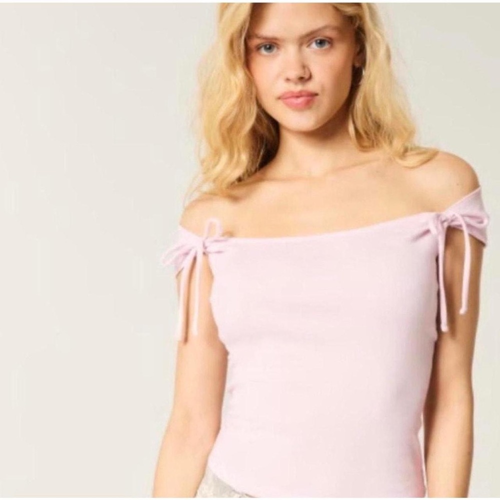 Hollister Co Off-Shoulder Tie-Sleeve Top in Light Pink